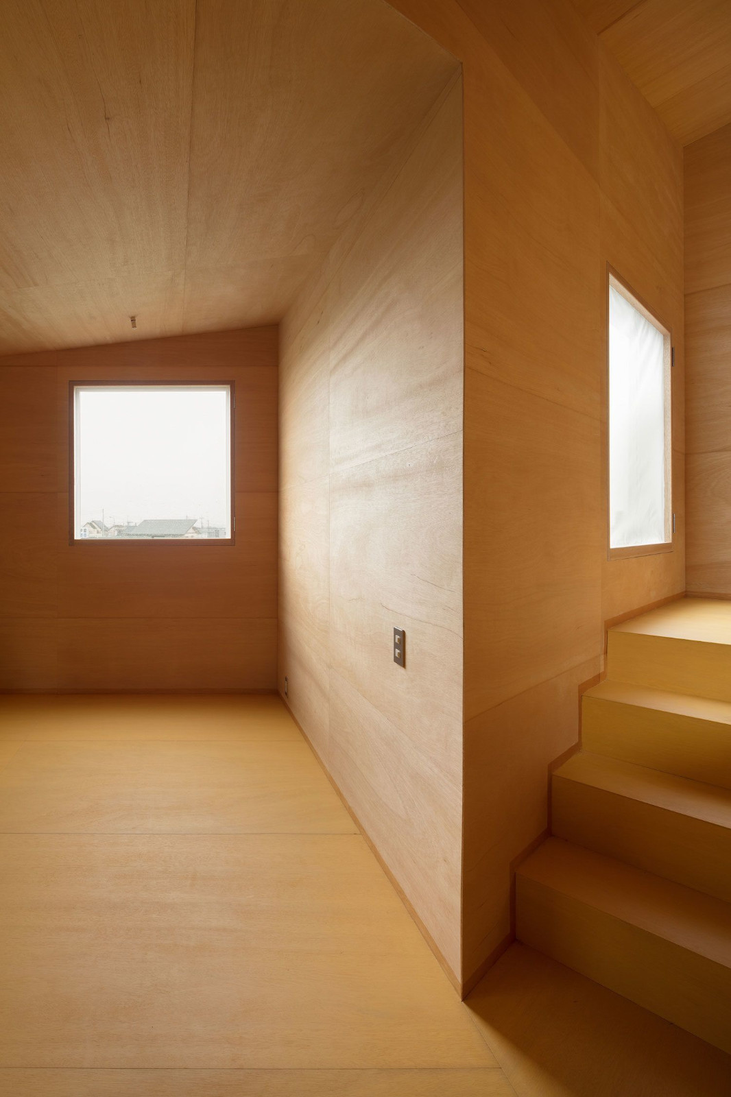 Miya Akiko Architecture Atelier：屋顶与窗户-15