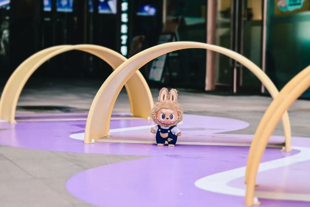 摸摸锦鲤.顽点不一样|云城万科里下沉广场改造-111