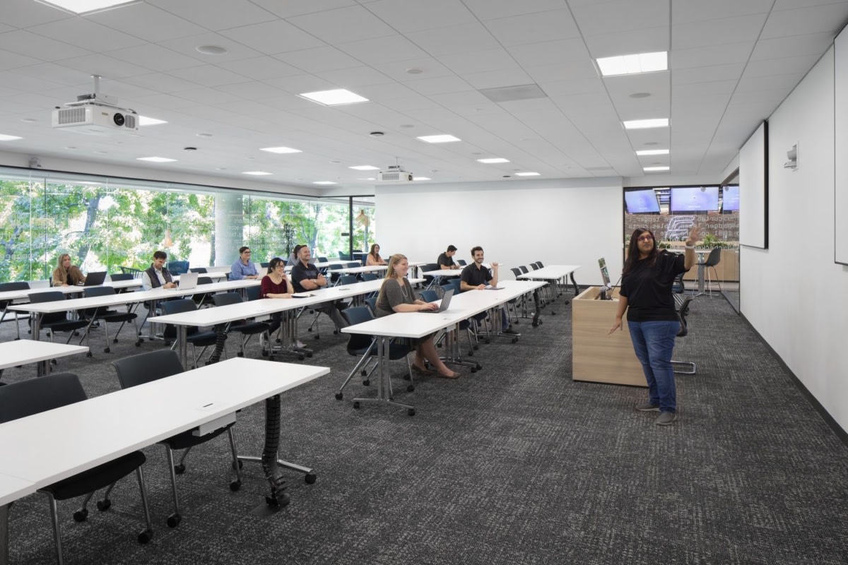 思爱普工程学院丨美国加利福尼亚丨HGA Architects-14