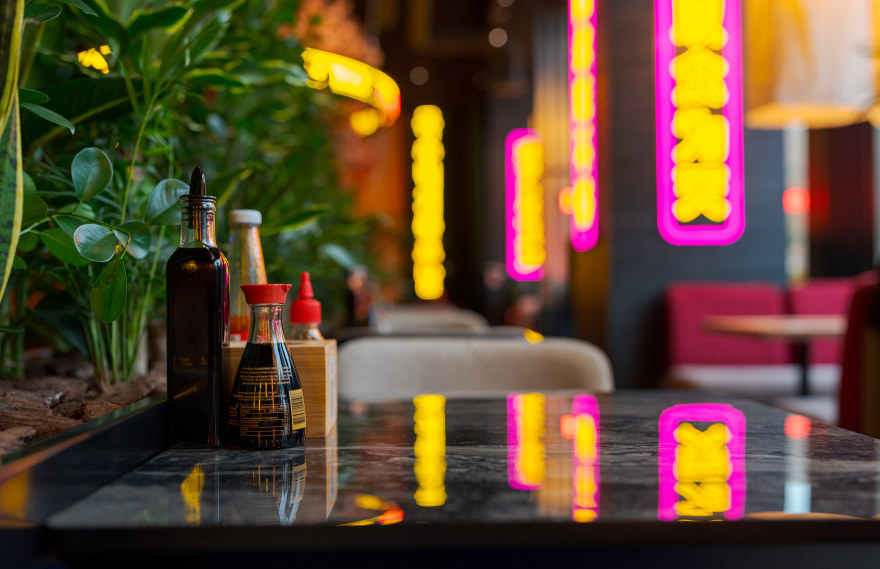 蒂米什瓦拉的《干杯》
注:Chin Chin常见有干杯之意,Timișoara是罗马尼亚城市蒂米什瓦拉这里推测CHIN CHIN是一个特定名称,可能是歌曲、作品之类的,整体也许是蒂米什瓦拉相关的《干杯》项目等,需结合具体语境进一步确认其指代 -16