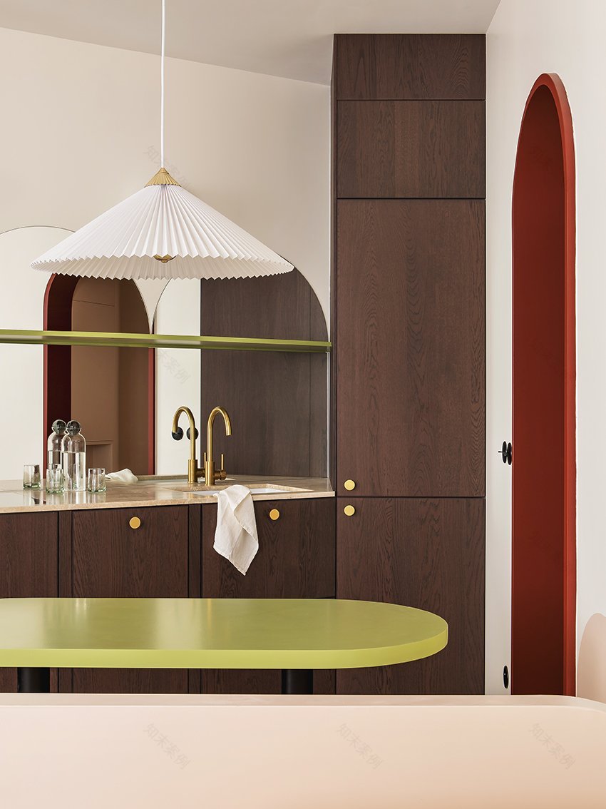 甜蜜生活套房·太空工厂
注:Dolce Vita常见为意大利语表达,有甜蜜生活之意,至于suite翻译为套房也是结合语境较为普遍的意思 -11