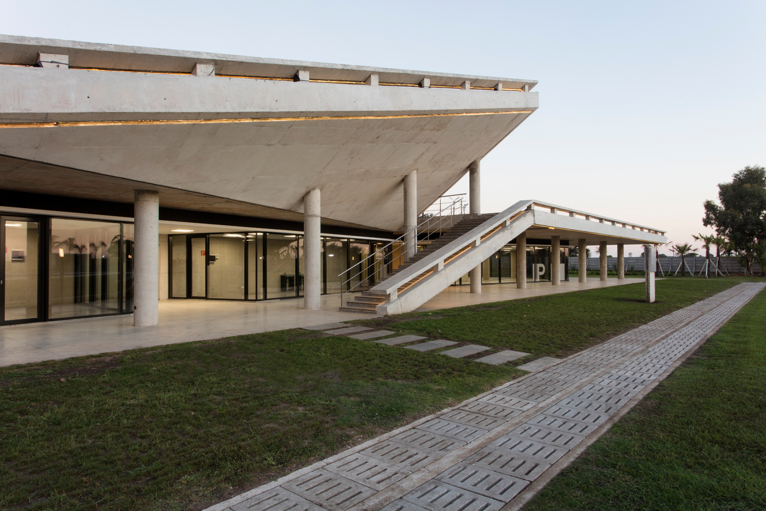 融合景观的圣克拉拉公园 Pavilion in Parque Santa Clara-13