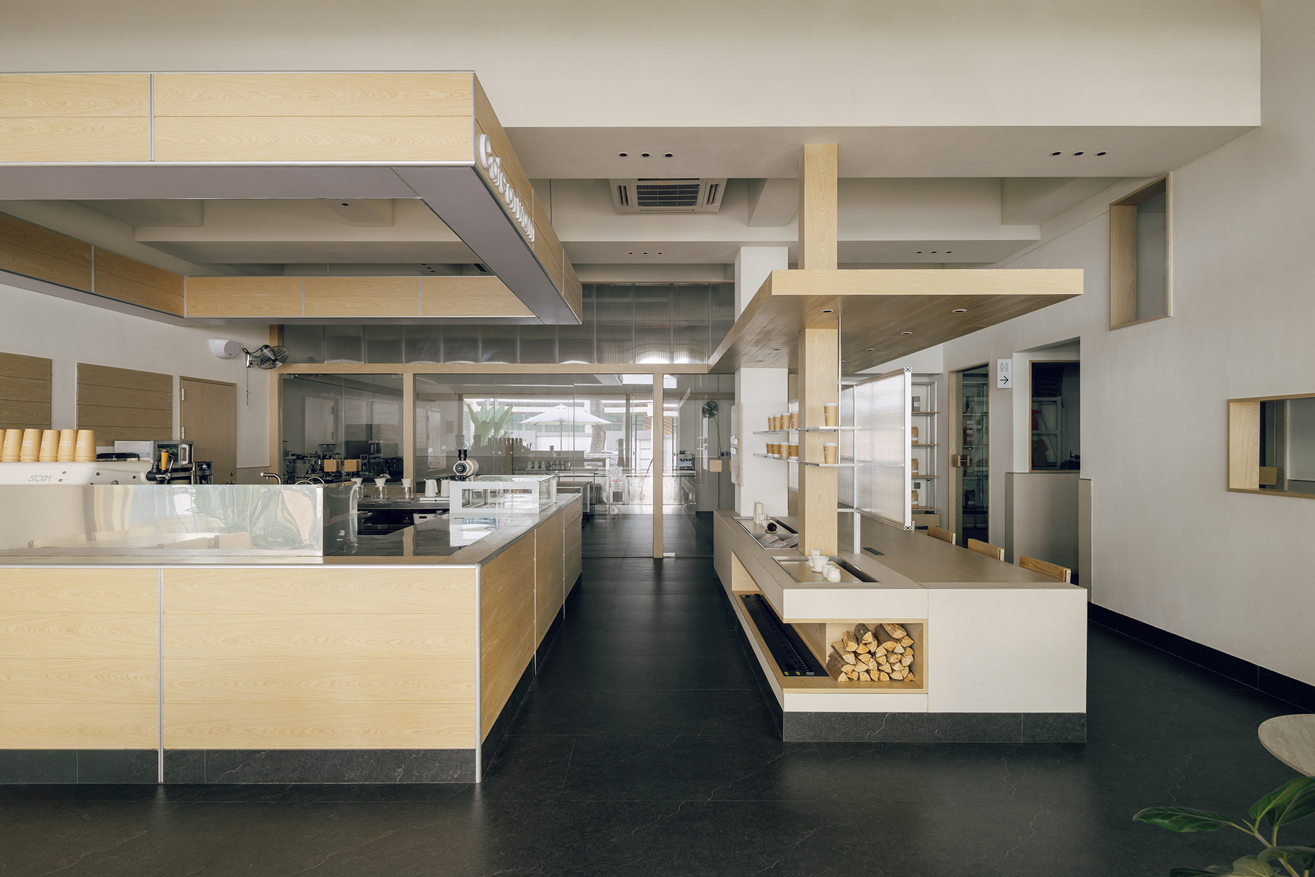 Ruhaus Studio | Cafe on warm-9