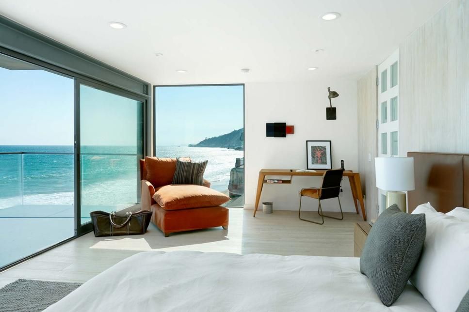 40 Beach Themed Bedroom Ideas to Take You Away-25