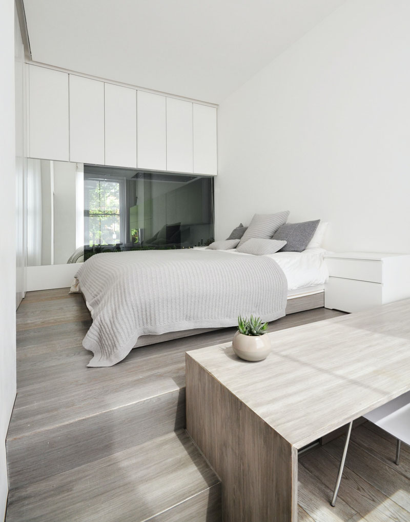 带厨房与卧室创新玻璃窗的小公寓丨英国伦敦-11