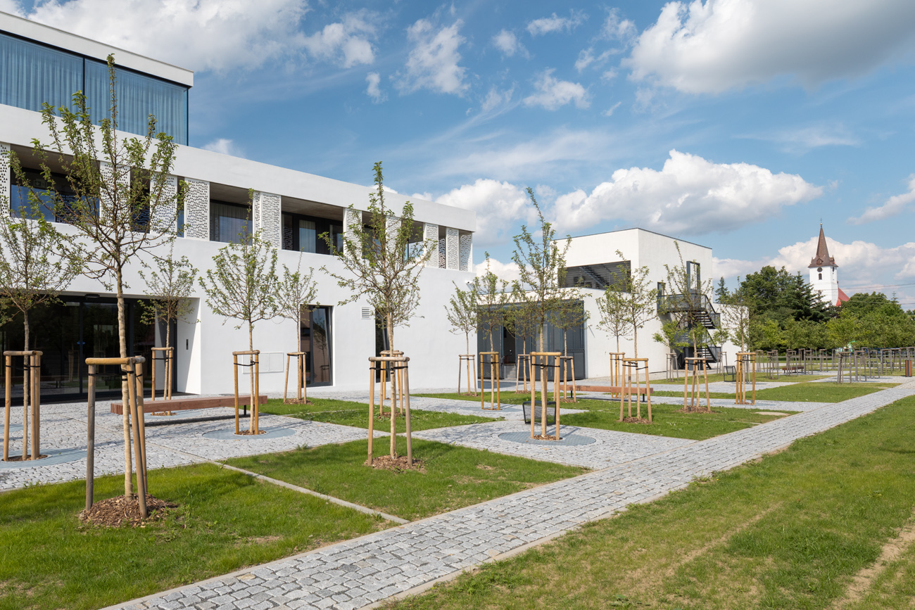 Dům služeb v Palkovicích（帕尔科维采服务楼）丨Jaroslav Holub,Lenka Krhovjáková等团队-17