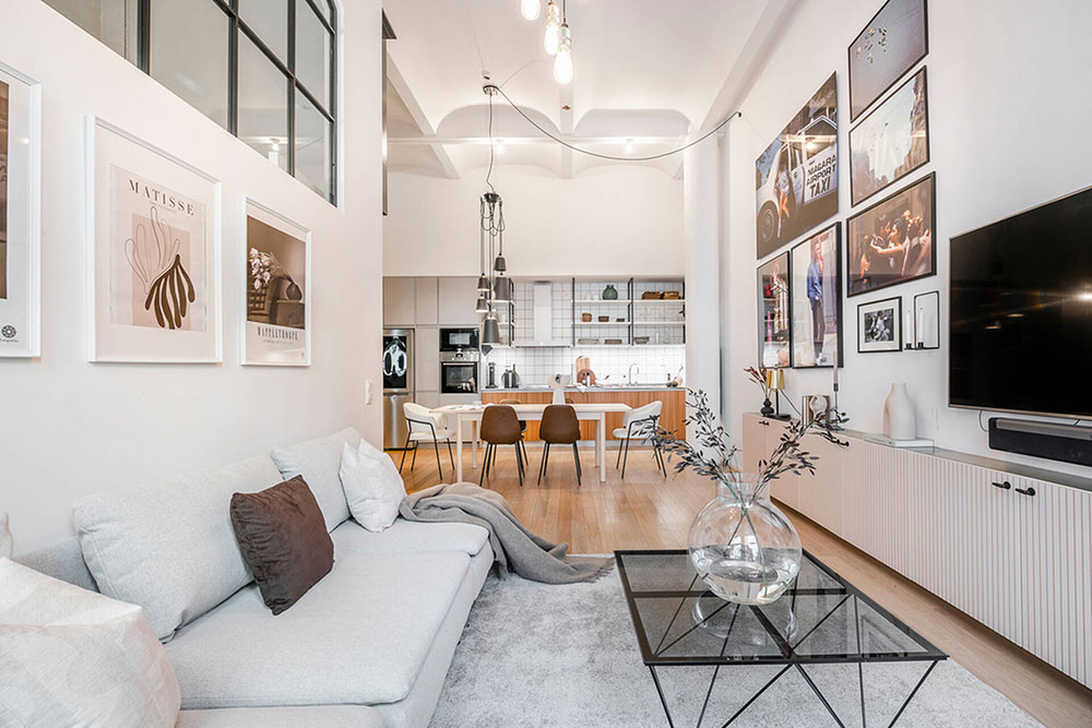 工业风独户公寓,超高天花板与私人露台-9