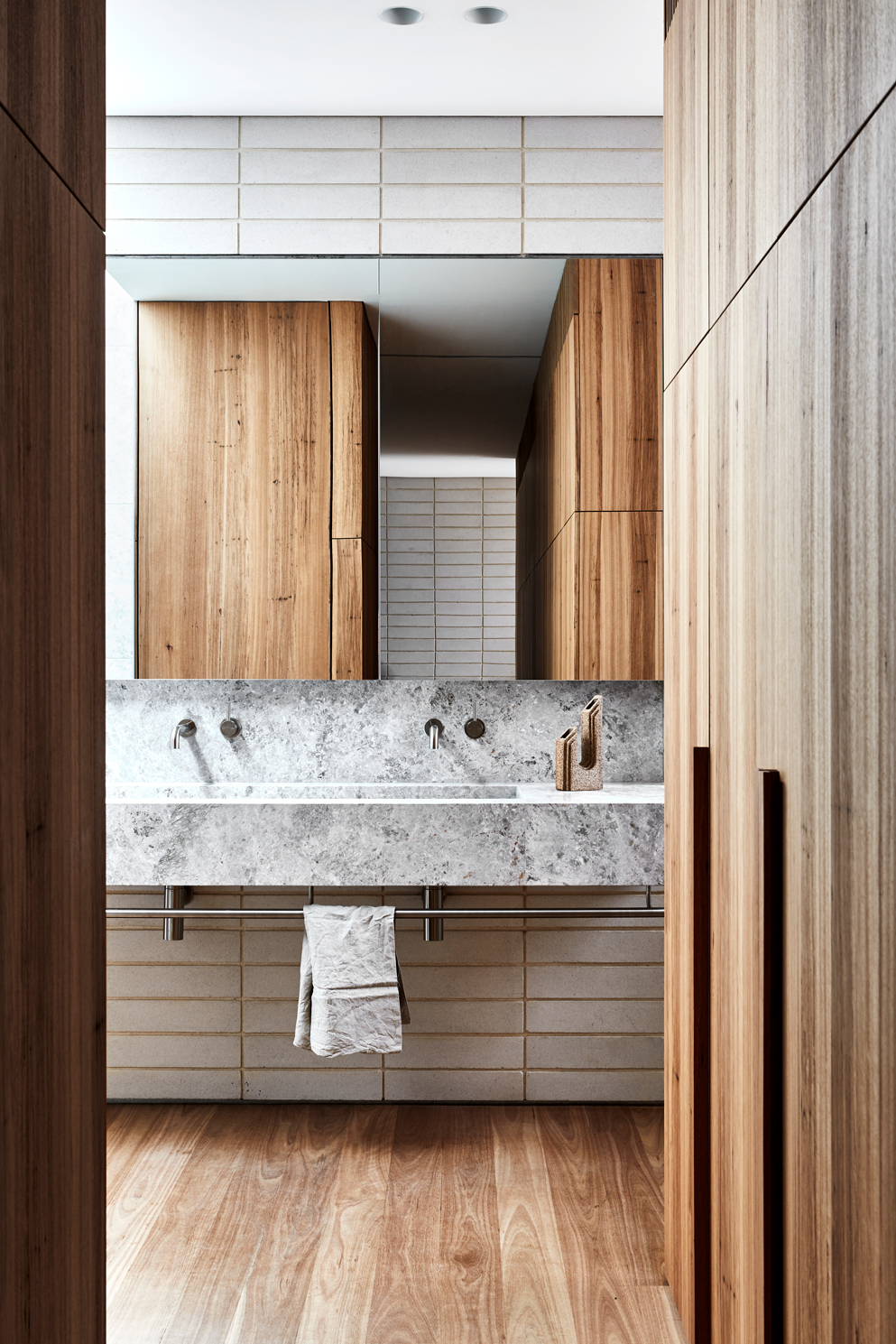 Edsall Street 住宅 | 砖石与光的现代对话-19