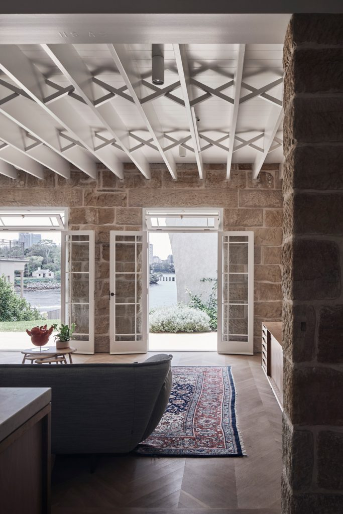 Two Parallel Buildings Above Sydney Harbour | Chenchow Little-24