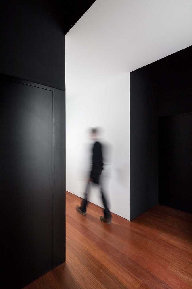 里斯本洛里什住宅 · 旧建筑新生命,彩色空间营造生活美学-34