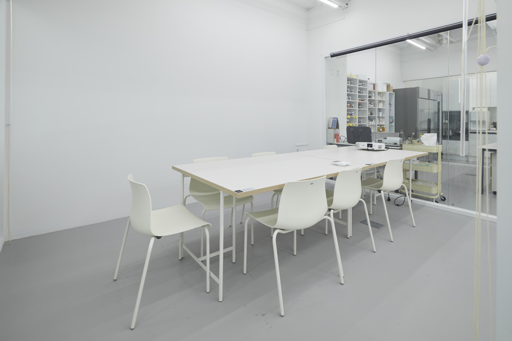 伦敦办公室 | 白色调的优雅照明设计-7