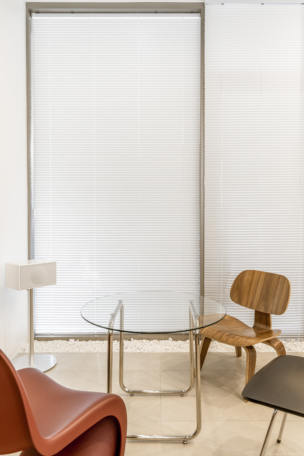 白色木纹，极简 20 平米咖啡厅设计-11