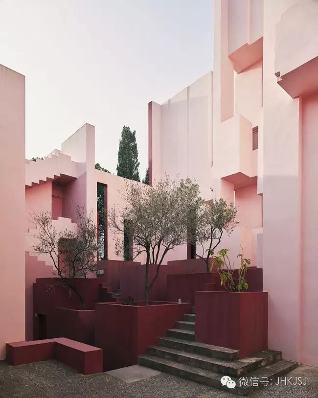 好魔幻！红蓝协奏曲——西班牙公寓设计-22