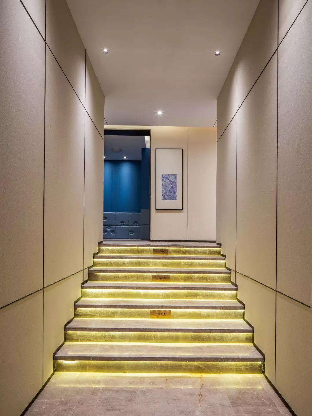 爵士白点缀中国红，简约线条尽显时尚范！-35