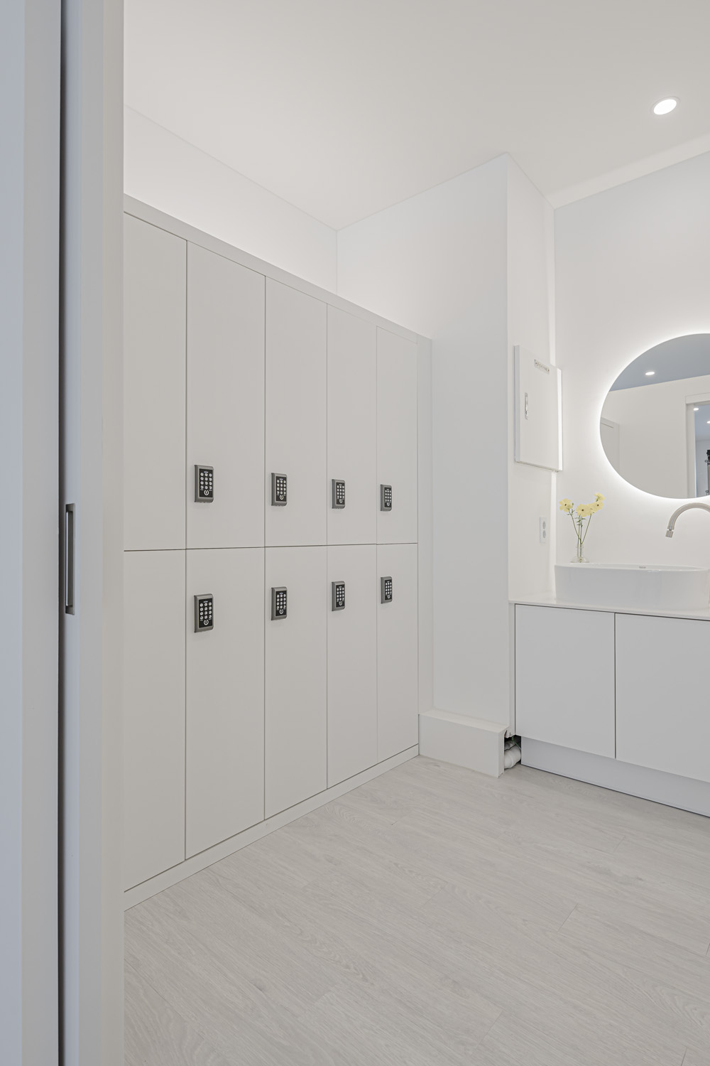 白色简约 | 20 平米的塑料学院内饰设计-18