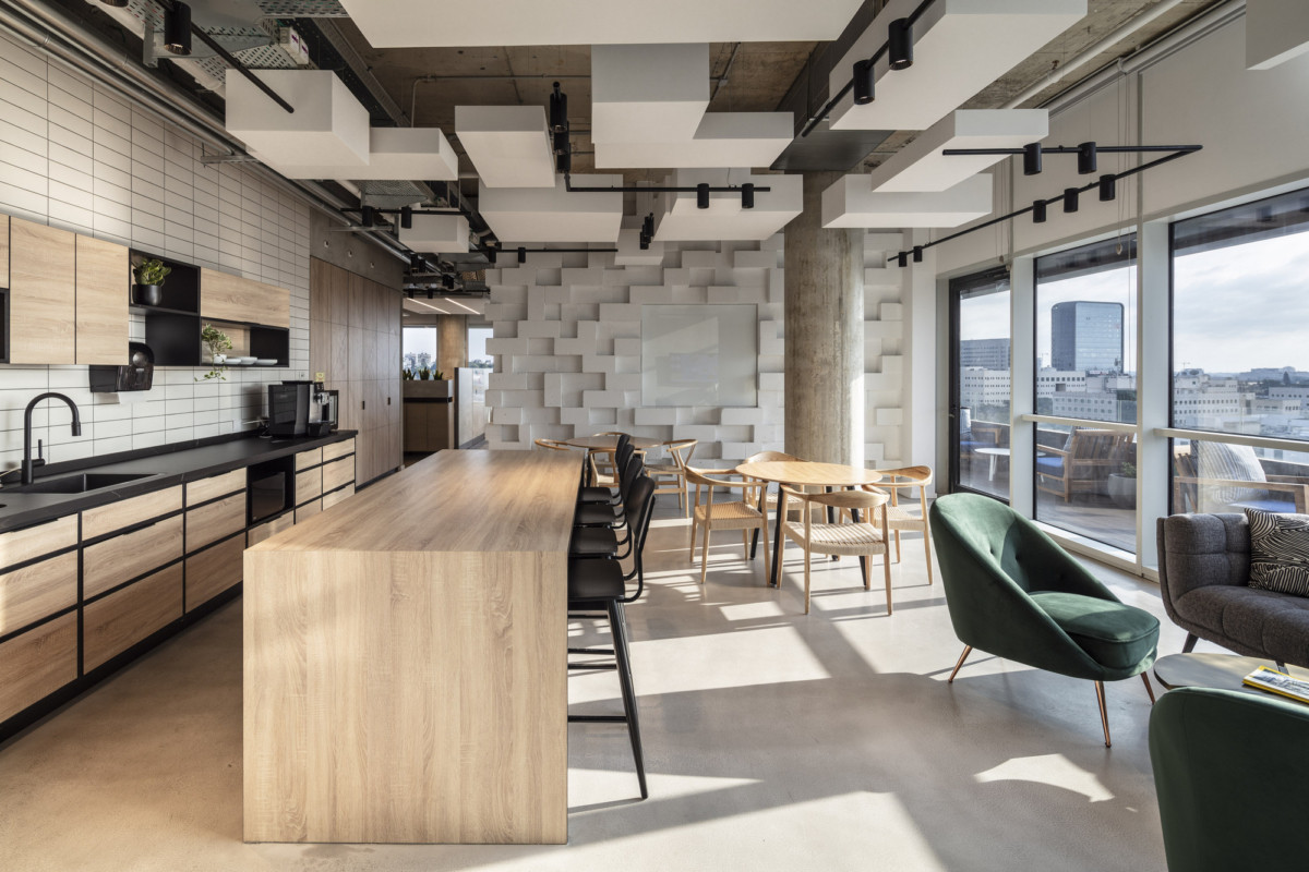 自然材料打造温馨跨国办公空间-36