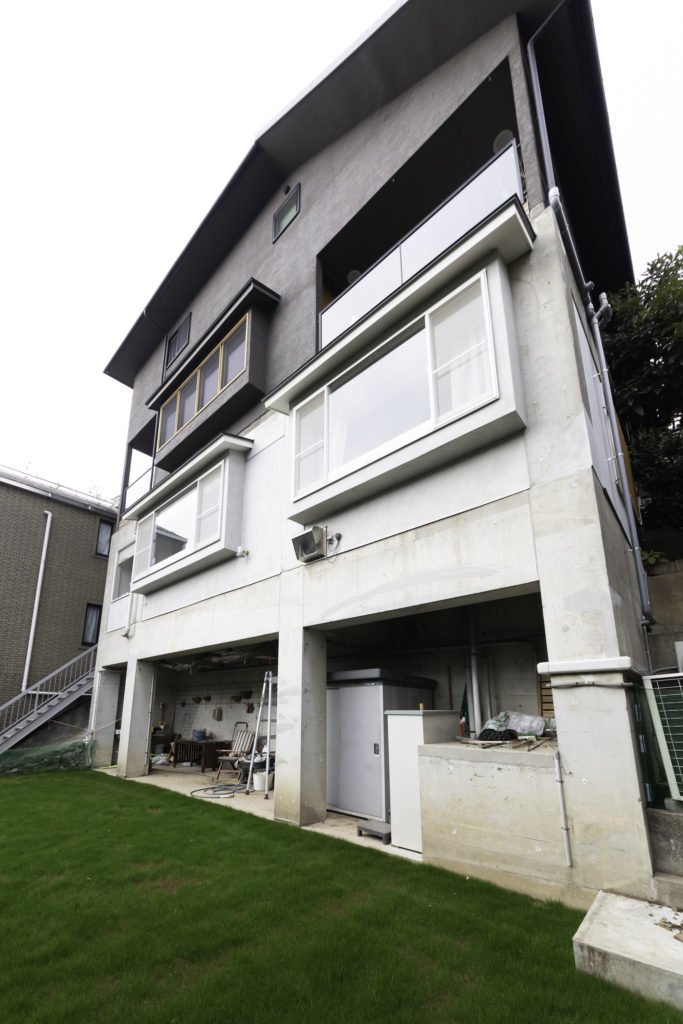 築40年の木造住宅をフルリノベ都心のアウトドアリビングで景色＆バーベキューを堪能する | Renovation | 100%LiFE-3