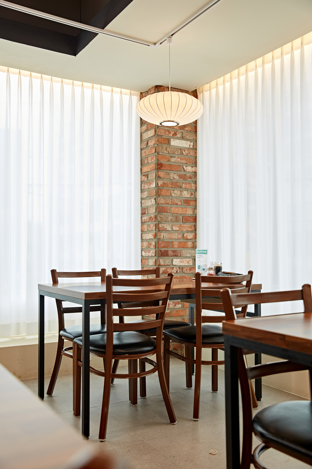 25 平米极简中式住宅，白色与木色完美融合-14