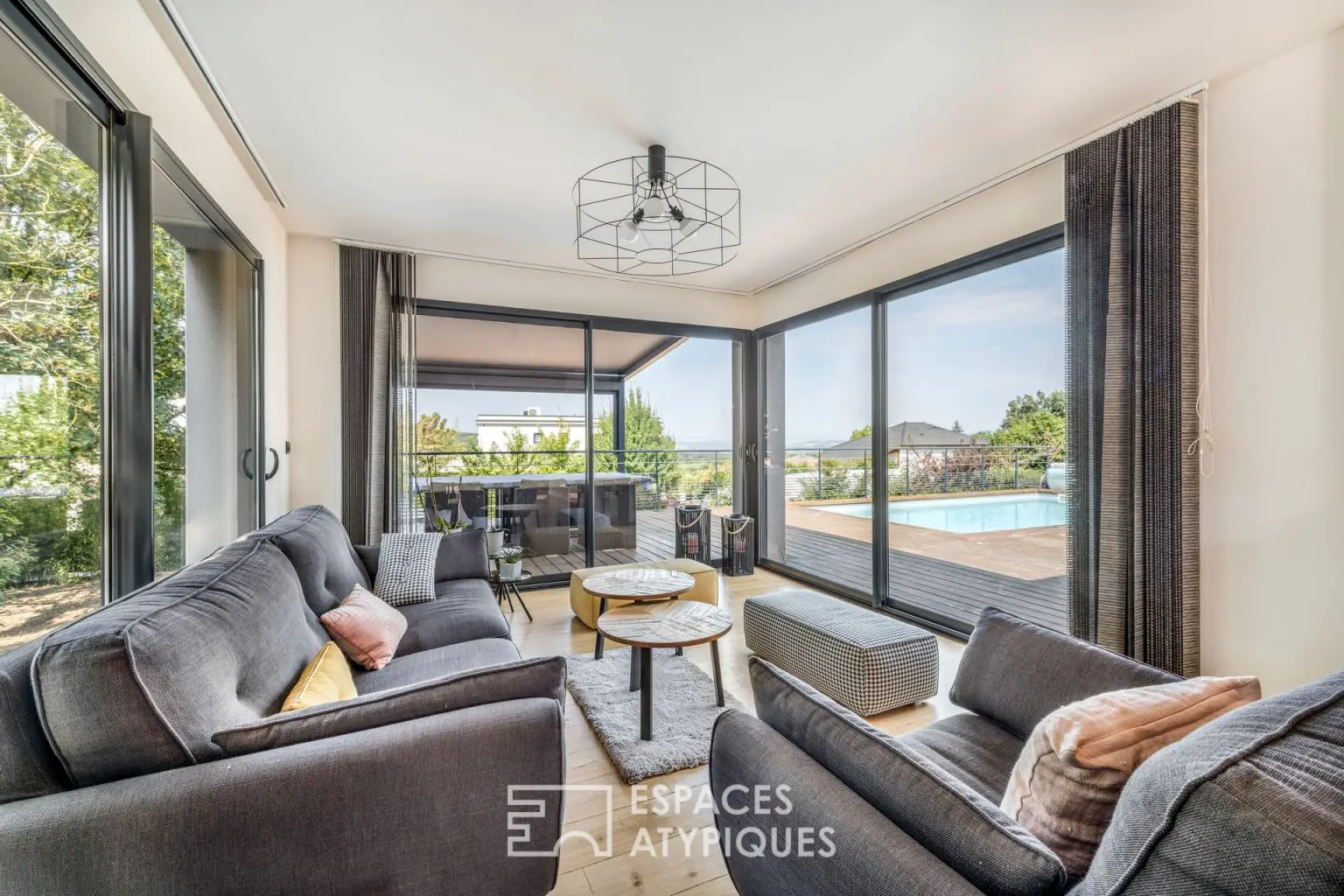 玻璃之光 | 近里昂的现代农场别墅设计-6