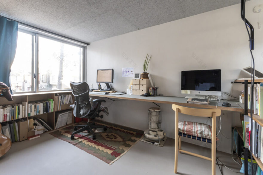 “路地庭”と“屋根庭”のある家 吹き抜けの窓を開けると心地の良い半屋外空間に | Architecture | 100%LiFE-7