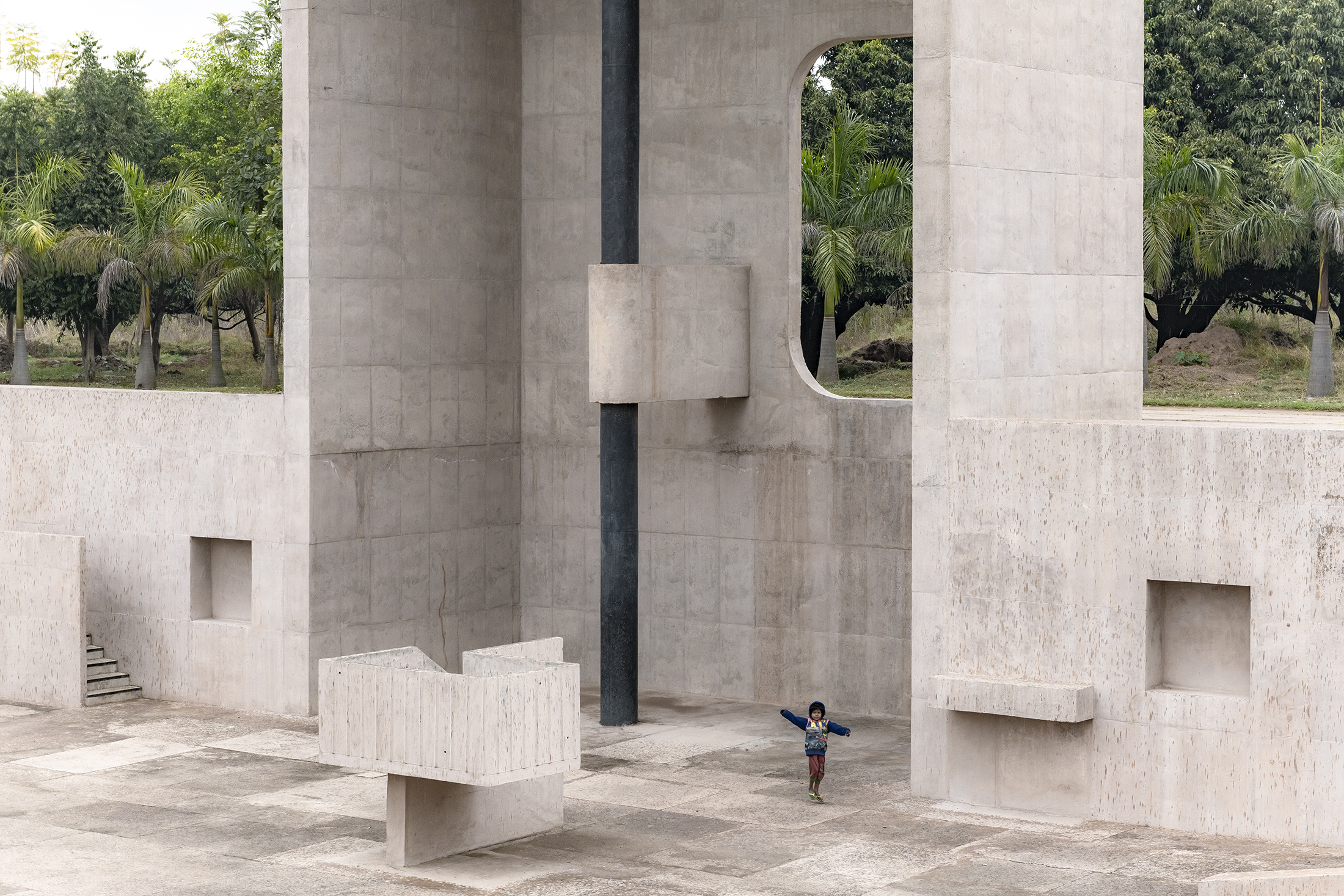 “张开的手”纪念碑丨印度昌迪加尔丨勒·柯布西耶-17