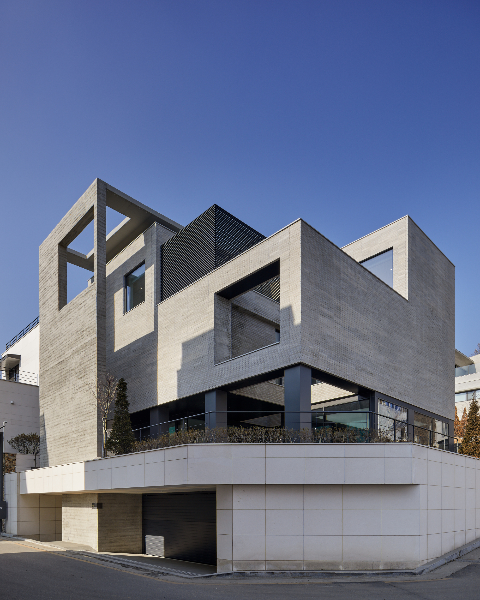Turning Cube House / A'DUS [Architectural Designer Cluster]-29