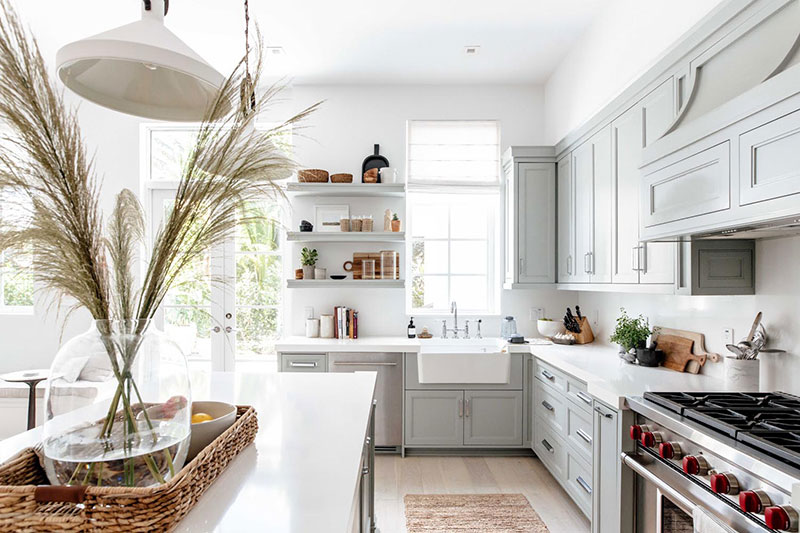 佛罗里达州带有殖民风格点缀的雪白家园-13