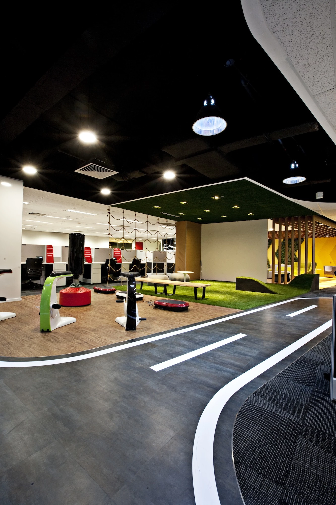 新加坡 SINGTEL 1688 中心·穿越时空的通讯历史室内设计-22