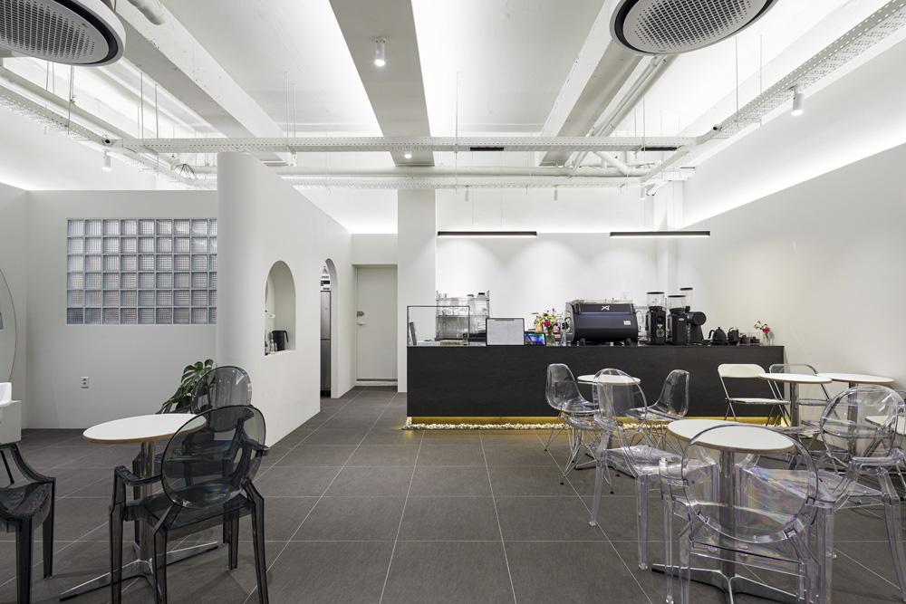 21 平现代黑白风格咖啡厅设计-4