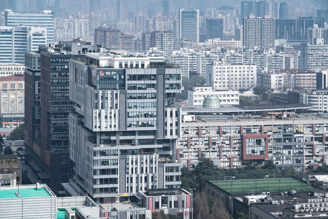 螺旋阳台办公空间,连接室内外的创意设计-2