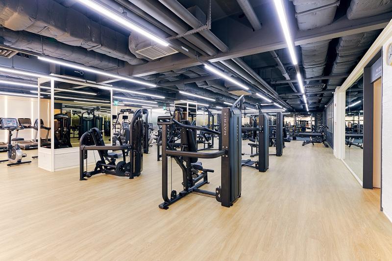 210 平运动中心极简白色氛围设计-8