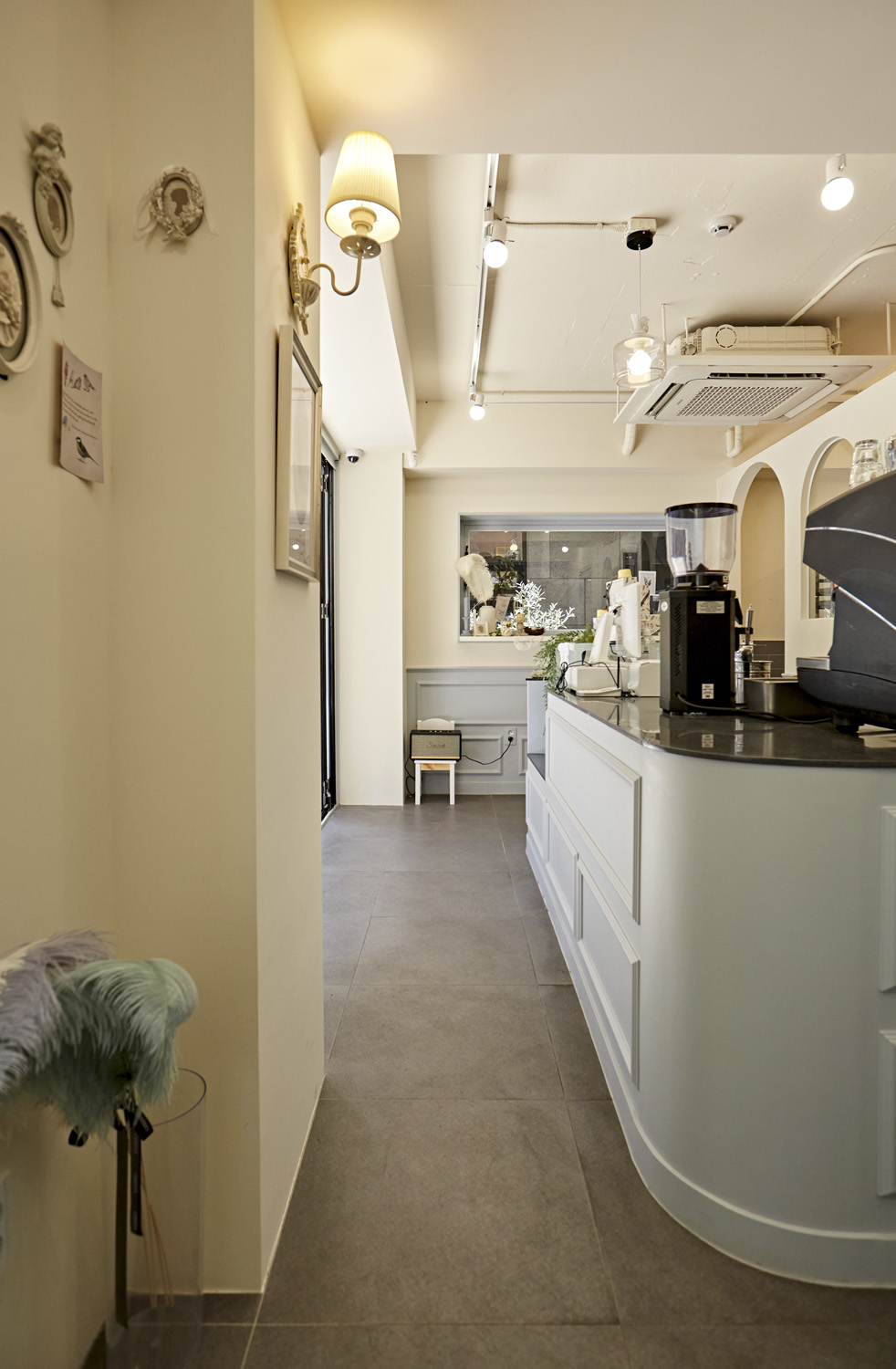 17 平米甜品咖啡厅的精致设计-11