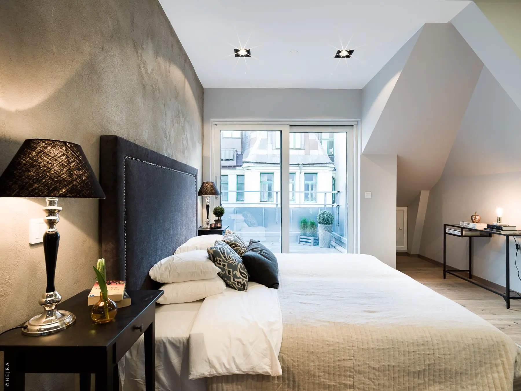 融合温暖与个性的顶层公寓设计-11