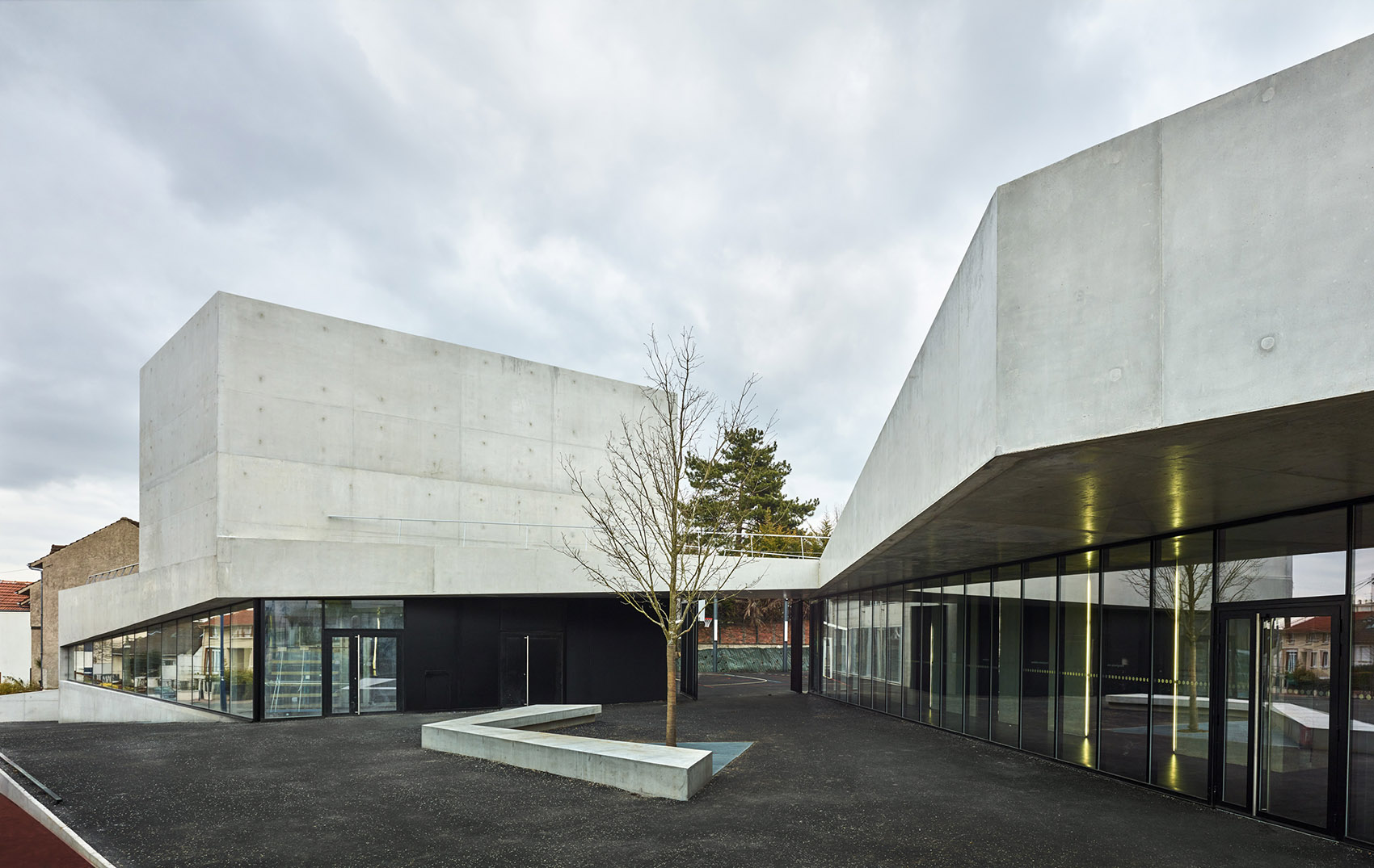 巴黎Les Closiaux体育馆，学生信息中心及员工宿舍 / Dominique Coulon & associés-3