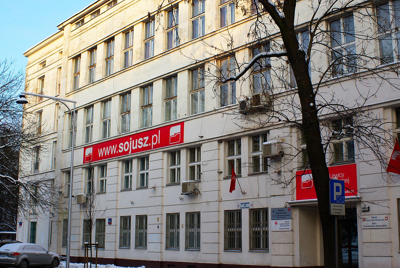 Rozbrat 44a商务楼及公寓楼项目丨波兰华沙-13