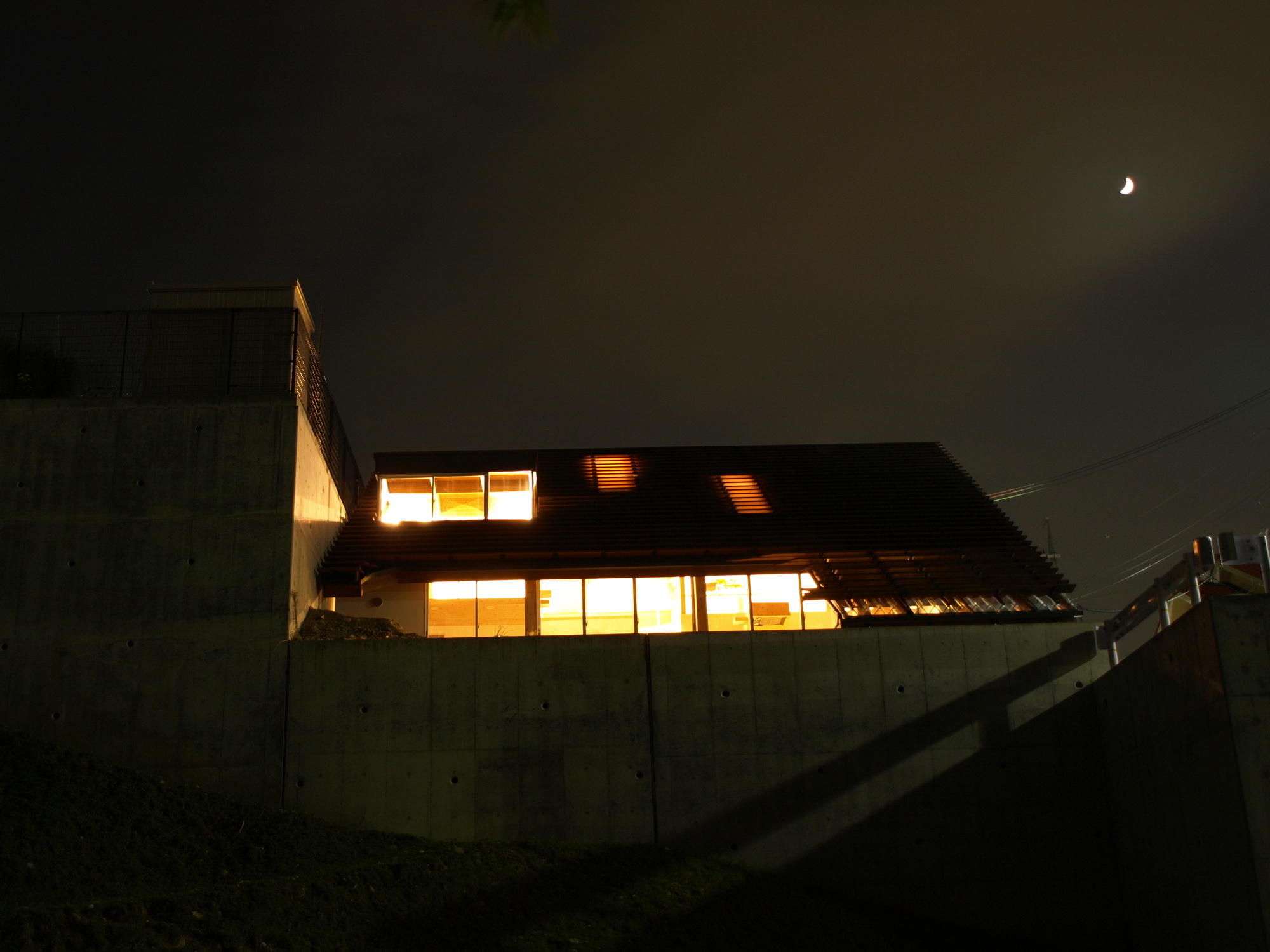 日本北面花房住宅 | 融合自然，阶梯式屋顶赏四季风光-26