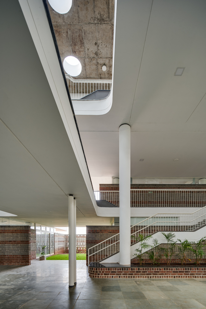 印度乡村校园新地标 | 融入本土元素的低成本绿色设计-57