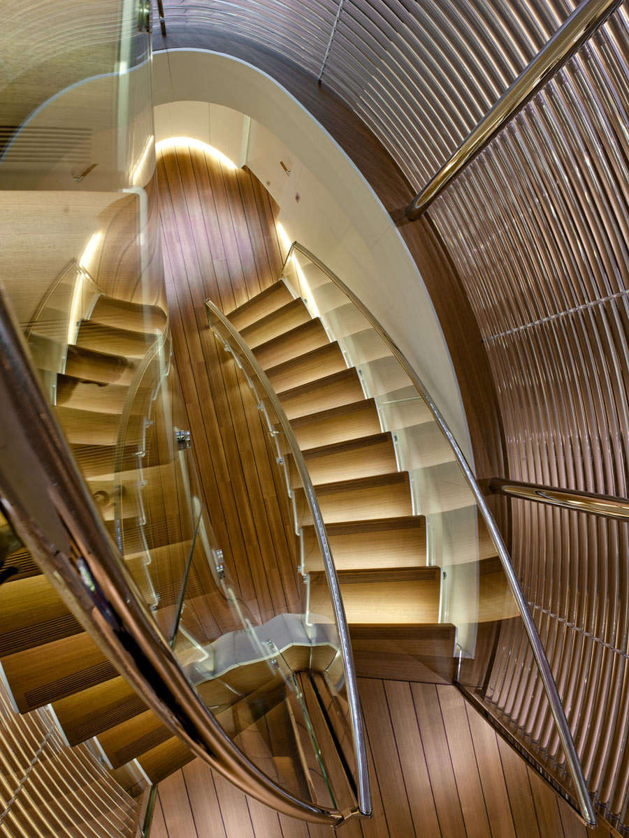 YAC    诺曼福 斯特  意大利某游艇设计-10