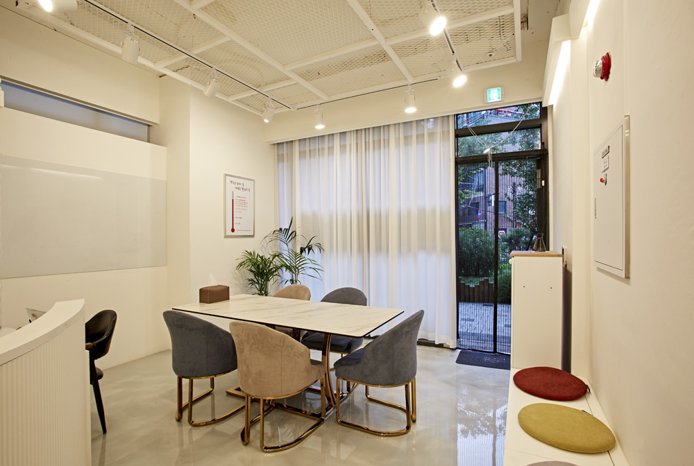 现代简约风 12 平米美妆店设计-7