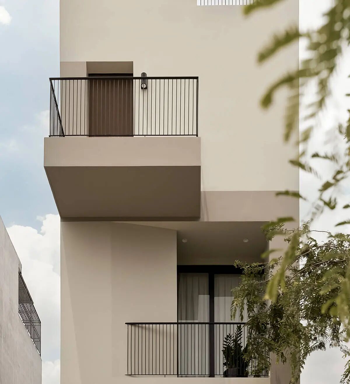 White Oasis窄长宅设计-2