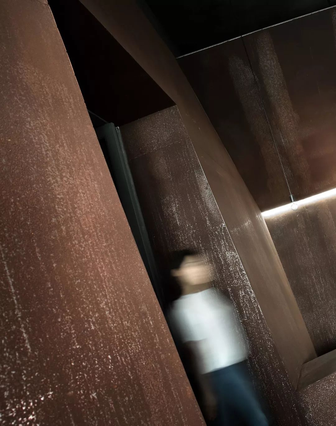 原始空间的新生力量——汕头 AD 艾克建筑办公室设计-60