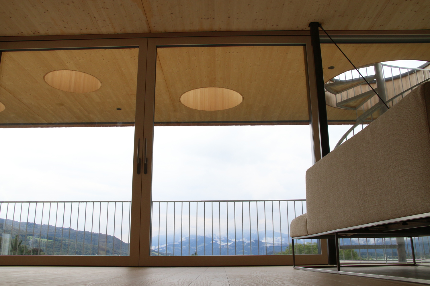 奥地利萨尔茨堡山上的现代木屋住宅设计丨lechner & lechner architects-36