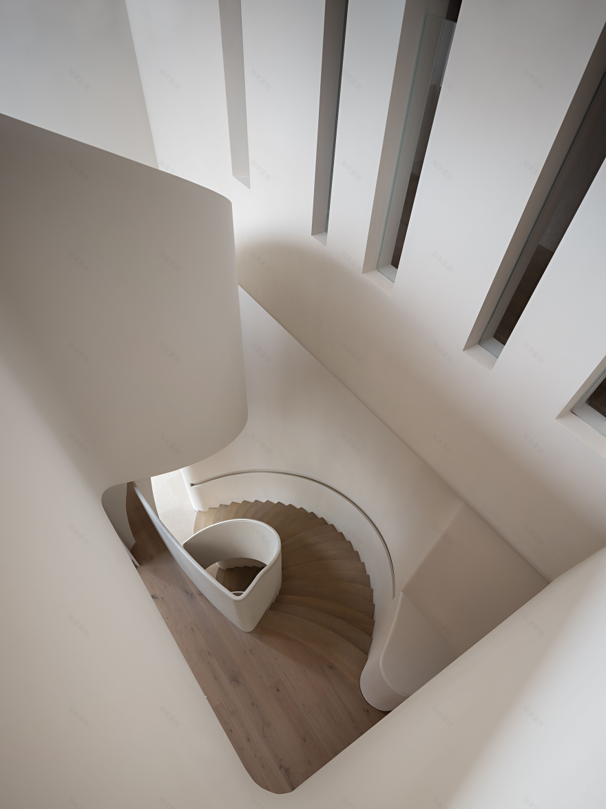 弧形楼梯与旋转楼梯的完美融合·简约别墅设计丨中国丨JSCC 极舍文化创意(上海)有限公司-7