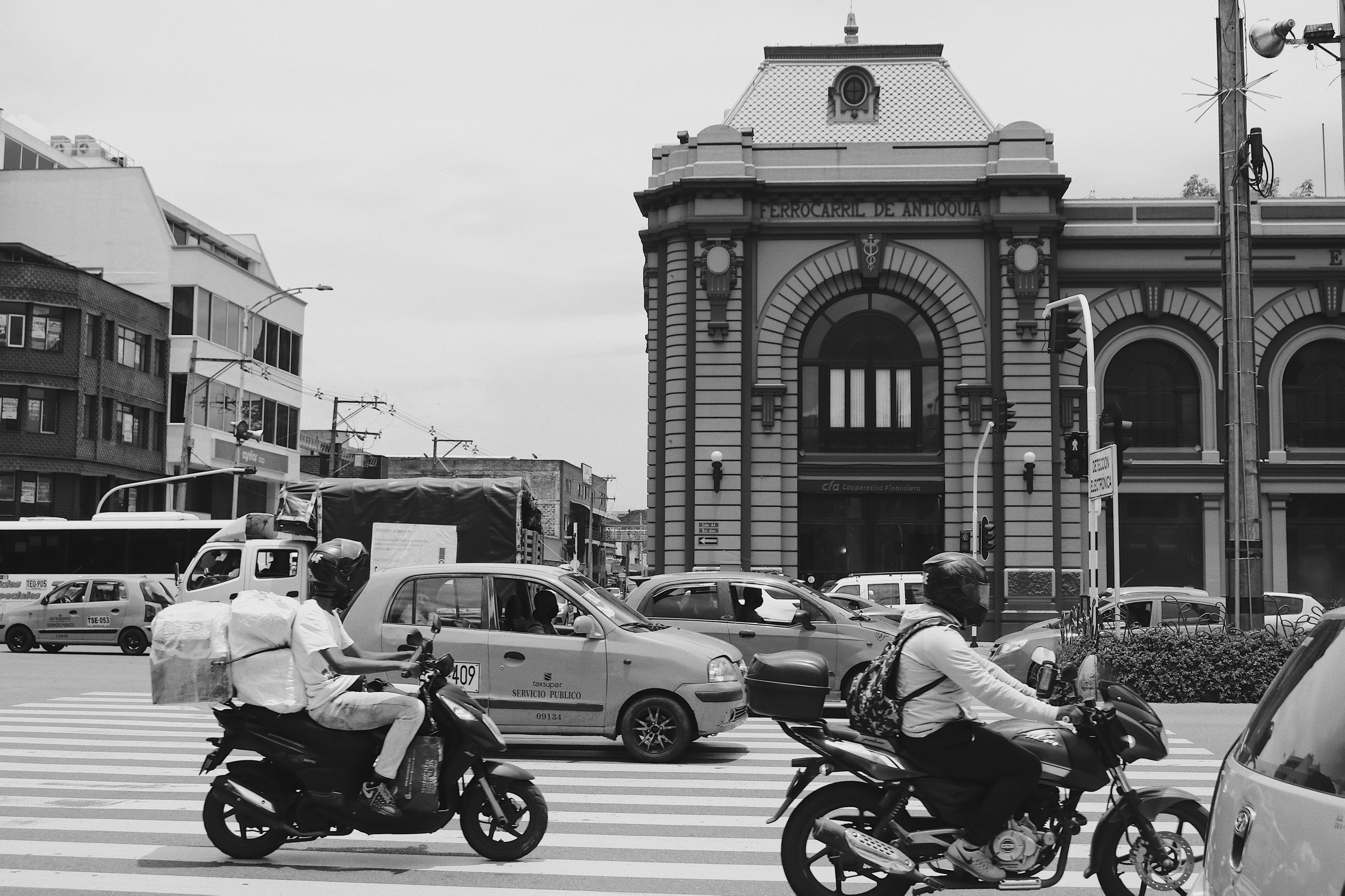 FOTOPERIODISMO EN EL CENTRO DE MEDELLÍN-0