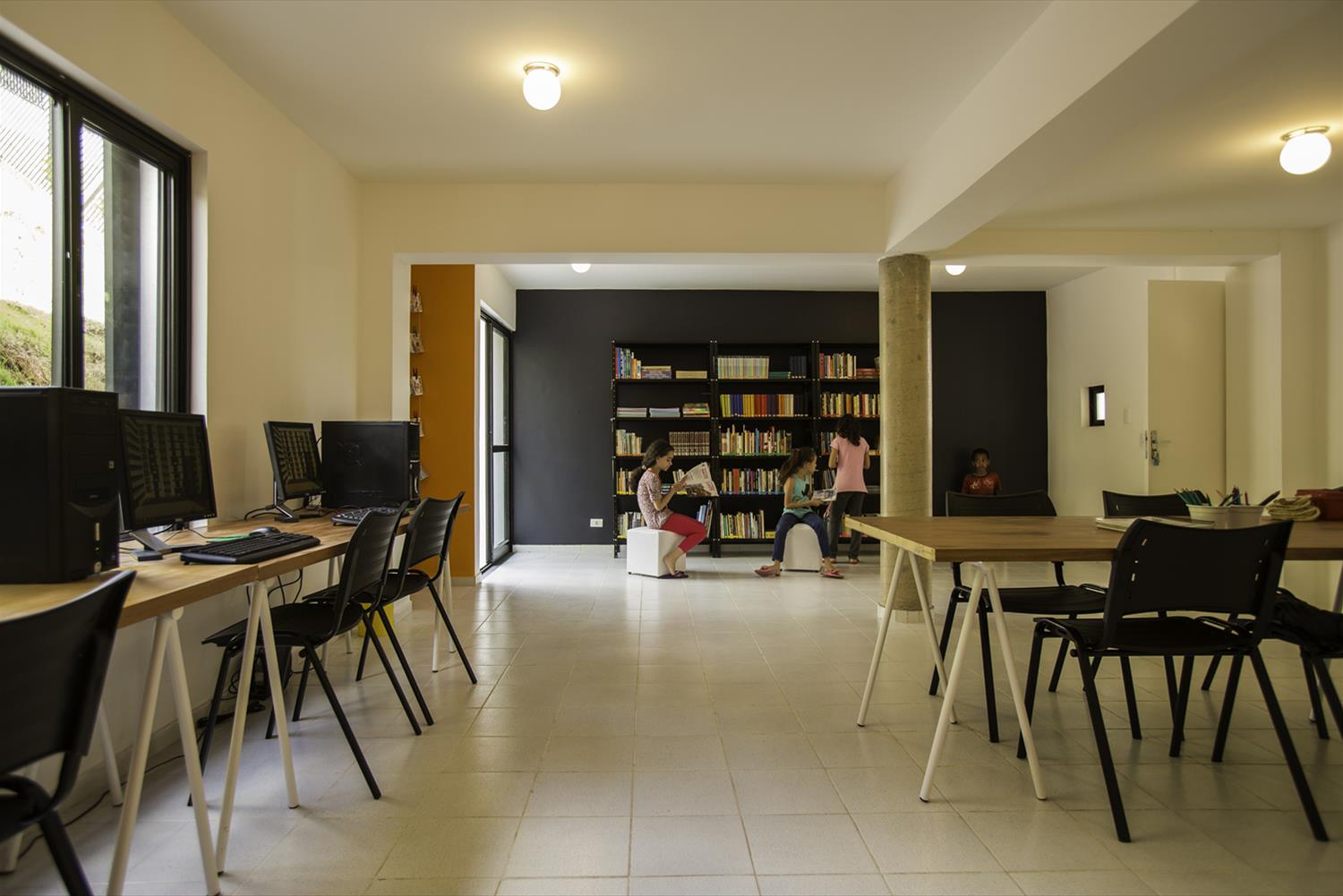 巴西圣保罗 Corruíras 住宅区——经济实惠与设计的完美结合-18