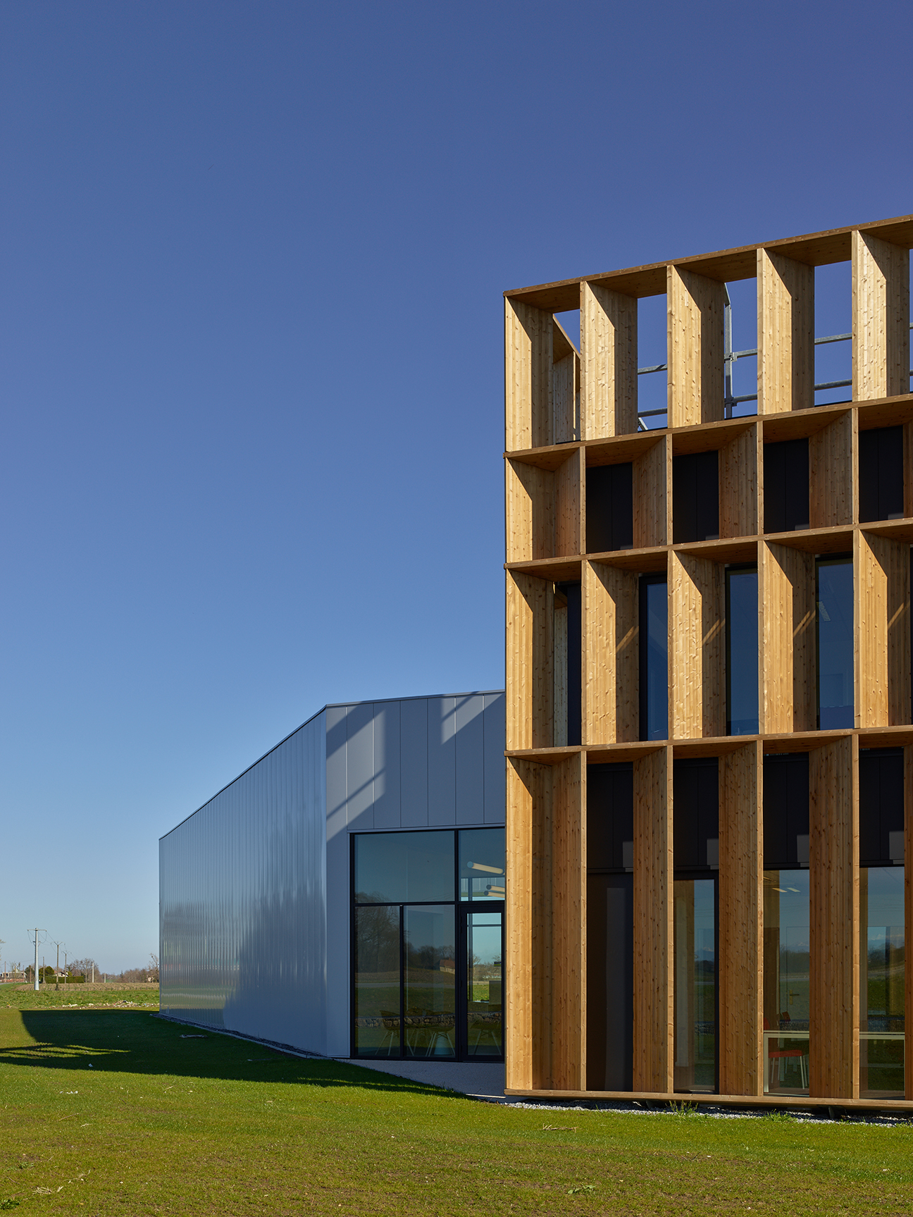 环保商业孵化器建筑，实现智能简约设计-11