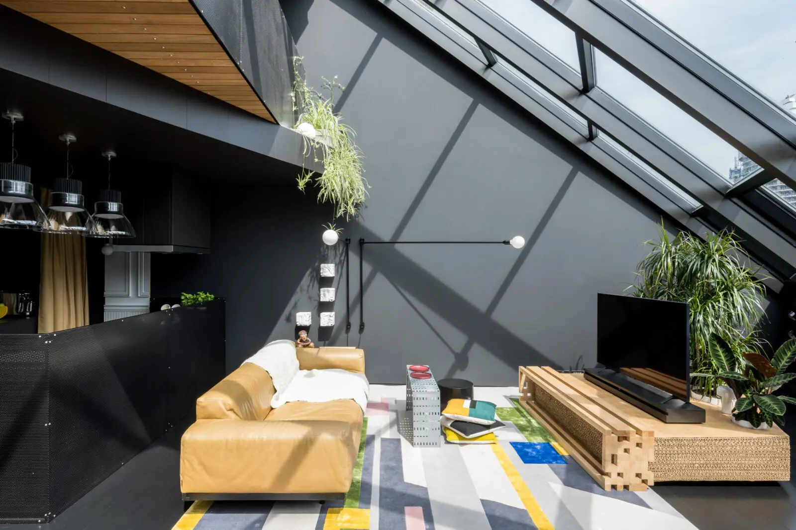 伦敦独特黑色设计公寓 | 古典与现代的完美融合-5