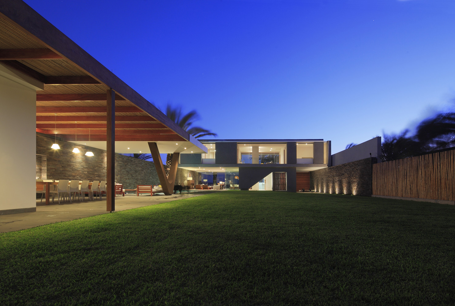 Peru 海滨别墅 | 透明空间与自然元素完美融合-48