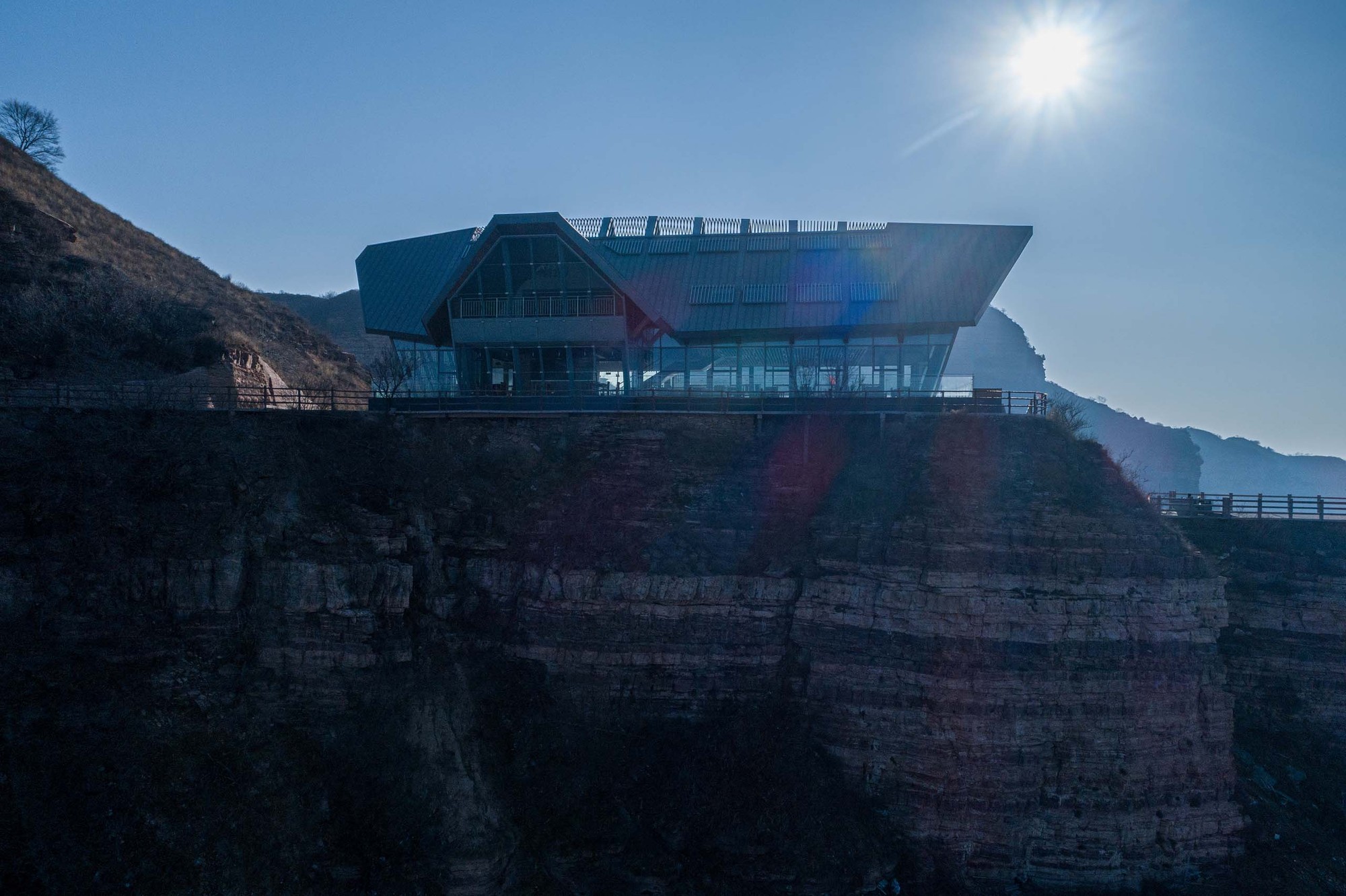 Restaurant on the Cliff / Skyland Architecture-50
