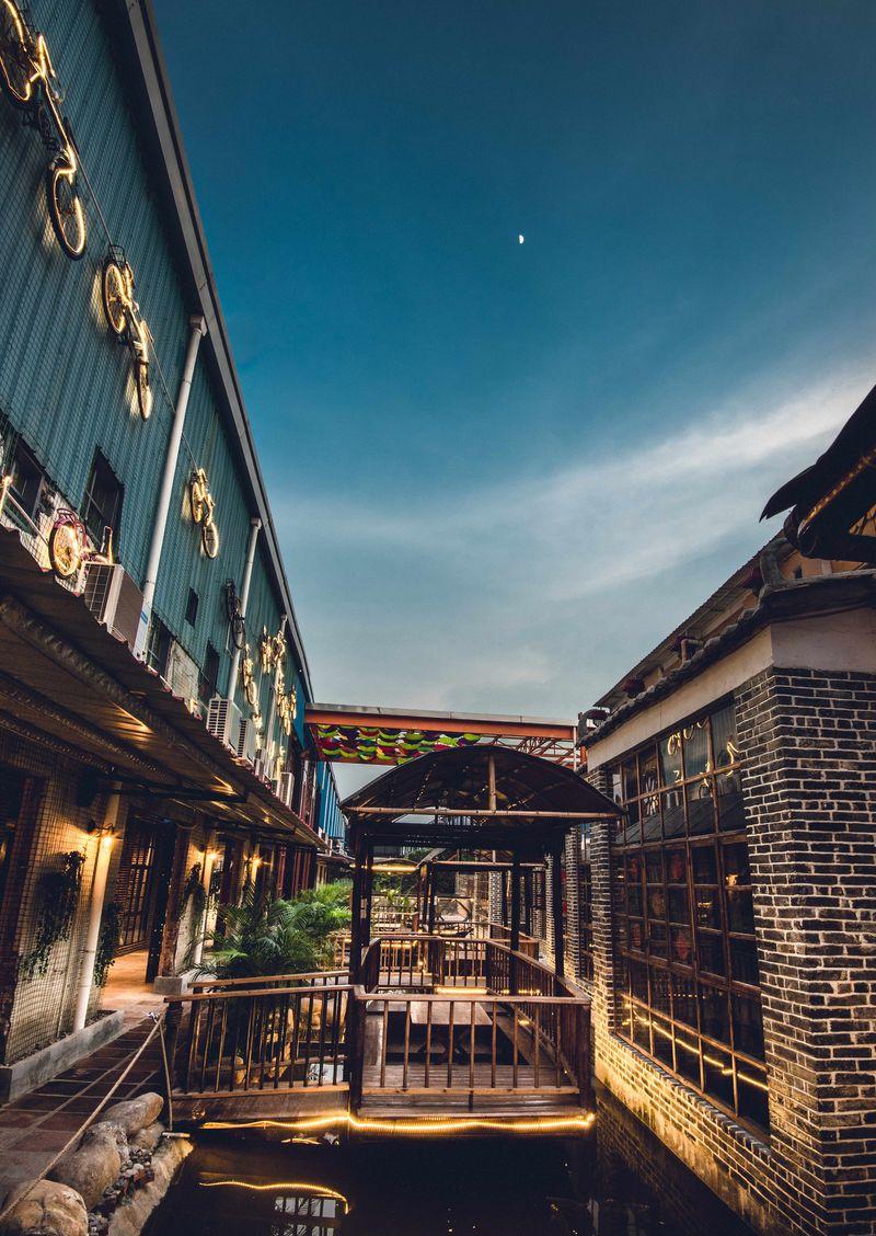 广州梁氏鹅城——工业遗址再利用的复古工业风主题餐厅-18